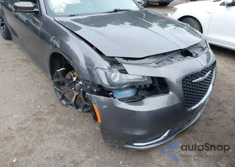 2019 Chrysler 300 S из США, поврежденный, VIN 2C3CCABG2KH515735